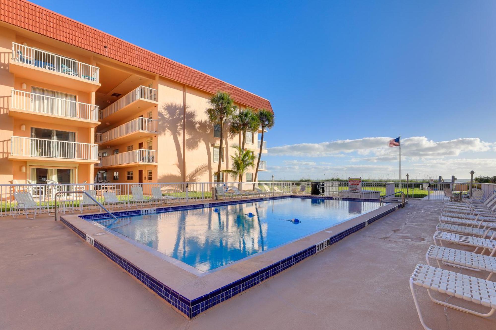 Central Cocoa Beach Condo With View, Steps To Beach! Exteriér fotografie