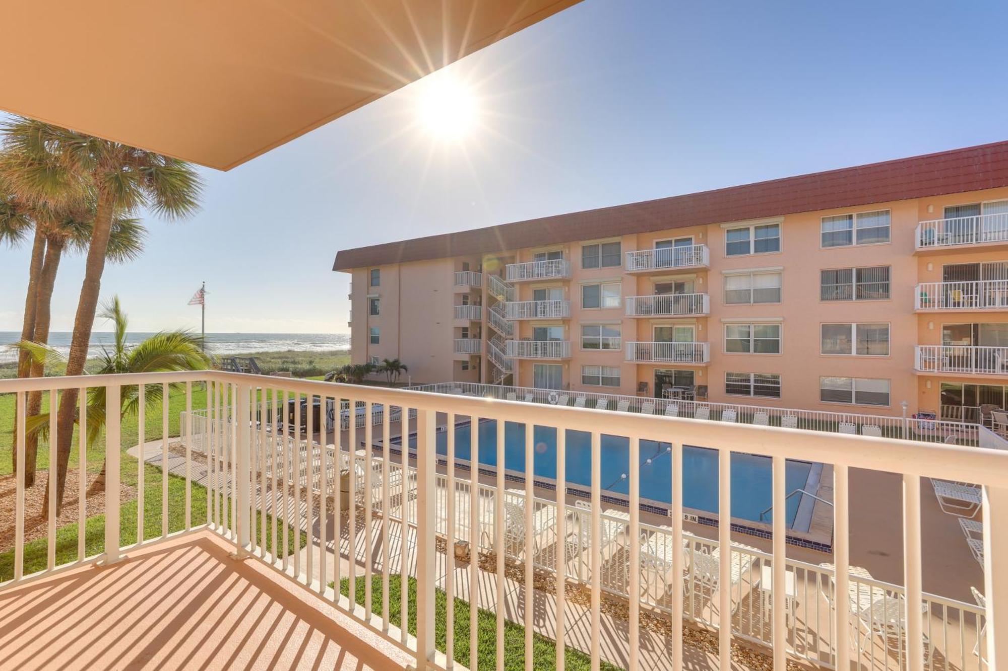 Central Cocoa Beach Condo With View, Steps To Beach! Exteriér fotografie